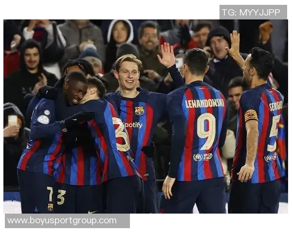 拉菲尼亚在社交媒体上向阿尔巴致敬感慨曾共战球场的荣耀时刻 拉菲尼亚在社交媒体上向阿尔巴致敬感慨曾共战球场的荣耀时刻