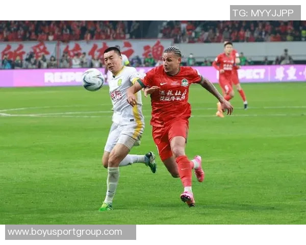 河南球迷热情高涨超21000人齐聚苏州助力足协杯决赛